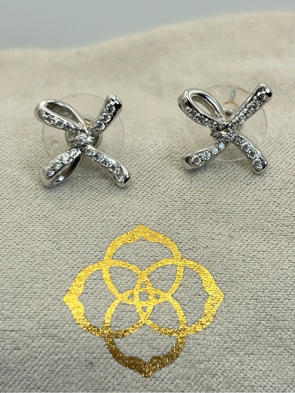 Kendra Scott Sasha Stud Earrings Bow Design Clear Crystals Rhodium Plated .5"